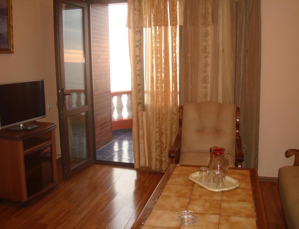 Guest House Rusalka Kobuleti Bagian luar foto